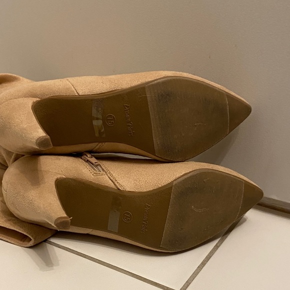 Dream Pairs Tan Heeled Boots - Picture 2 of 3